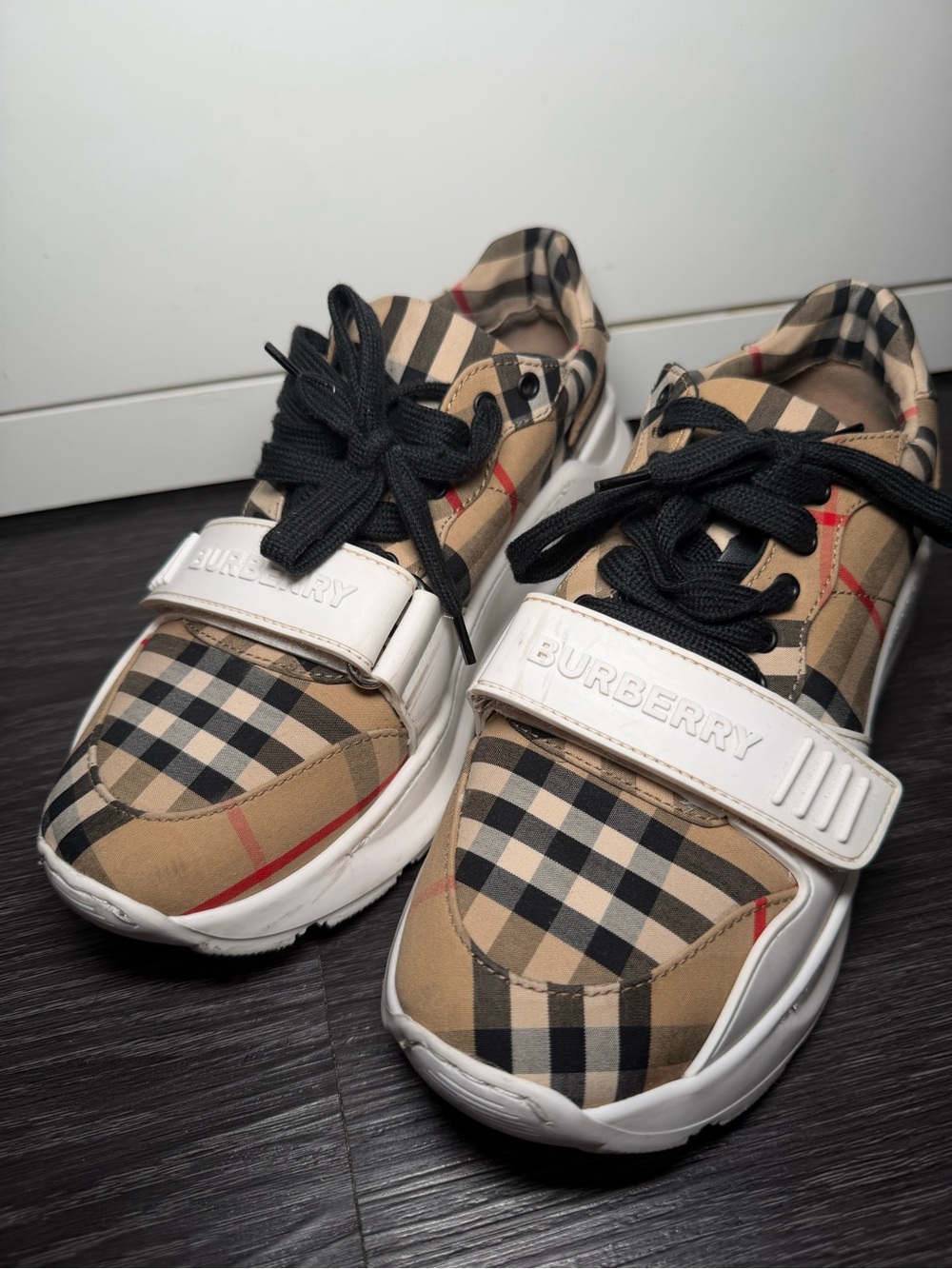 Burberry check  Sneakers, Authentic.